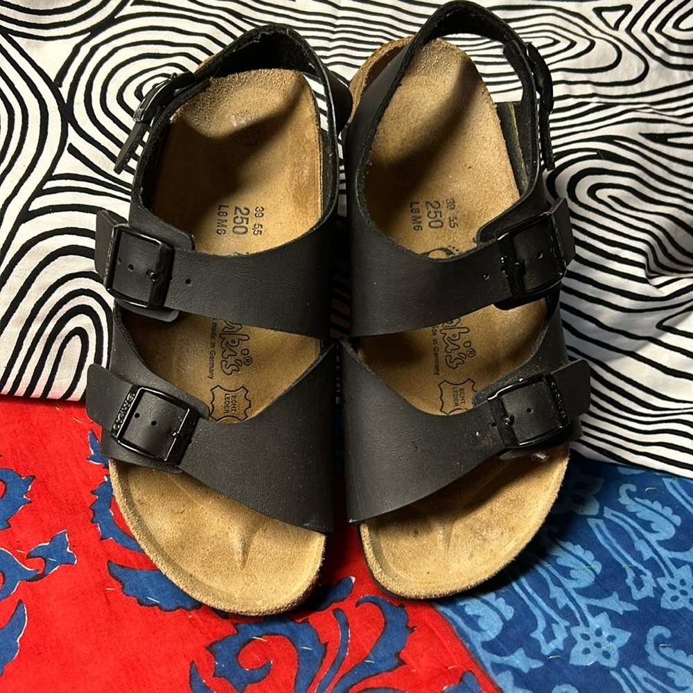 Birkenstock "Birki's"  black sandals sz 8.5 39 EUC